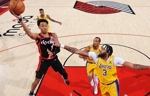 雷速APP-开拓者全力以赴迎战顶级对手打造神奇战绩