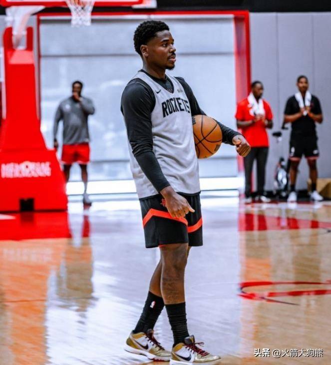 雷速直播-天津队险胜火箭，麦科勒姆状态火热