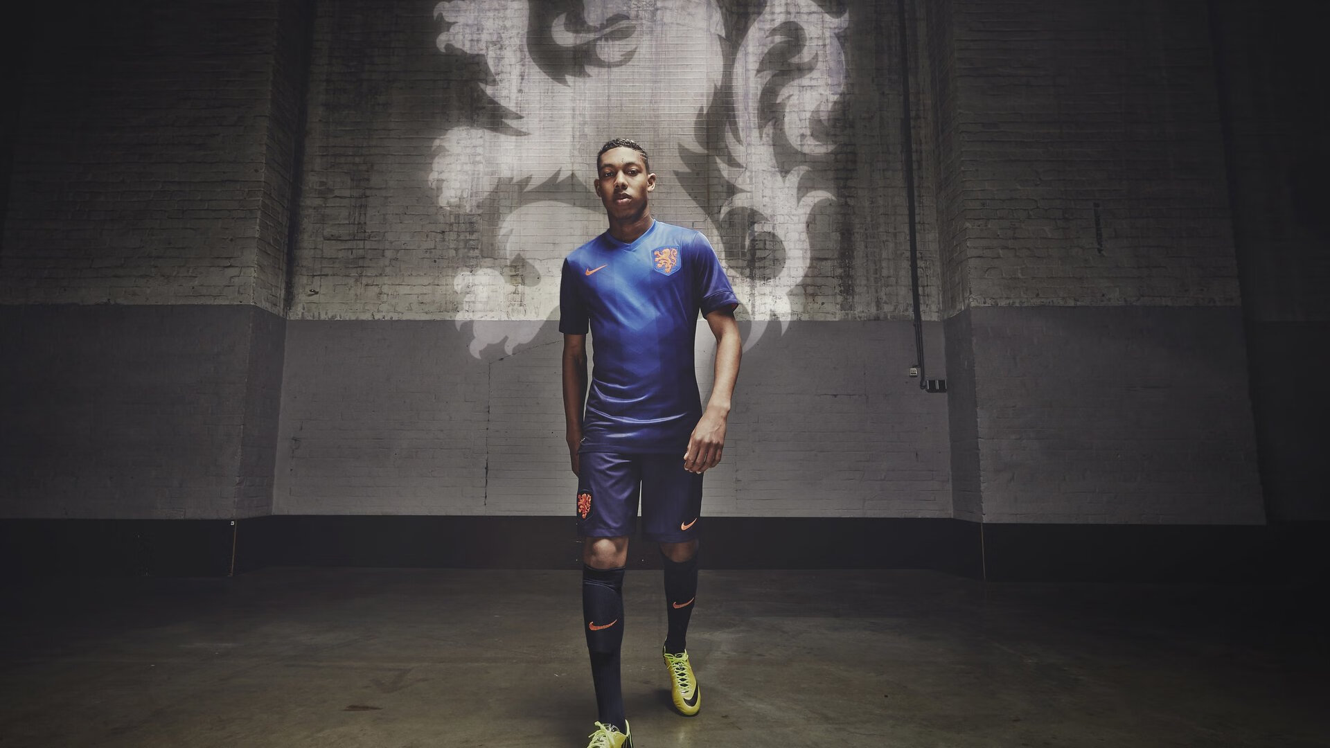 雷速赛事直播app-当牙买加闪电撞上丹麦童话，三笘薰在F1街道赛的跨界统治